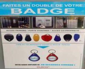 affiche badge